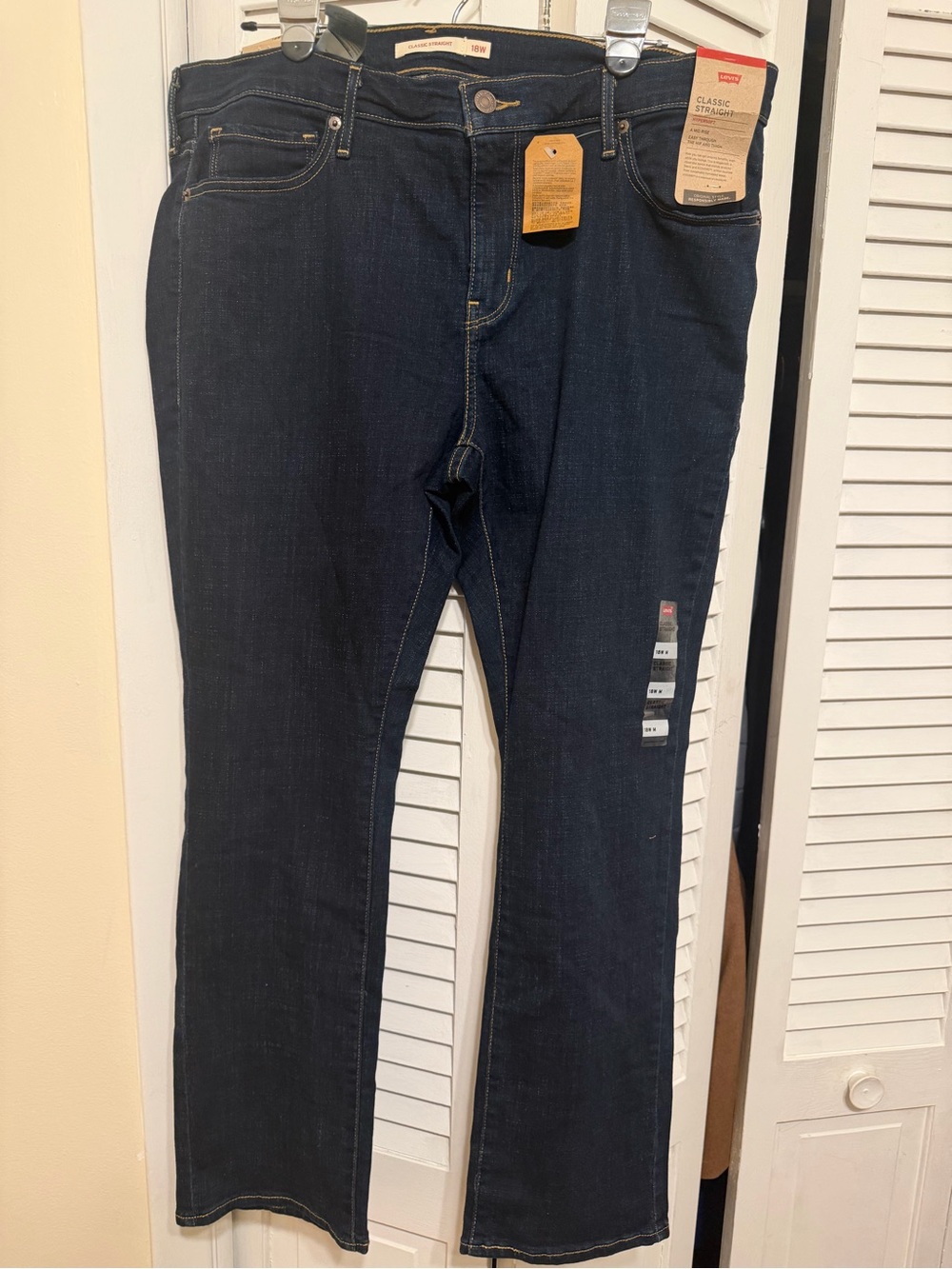 Levi's women’s Dark Blue Straight-Leg Jeans